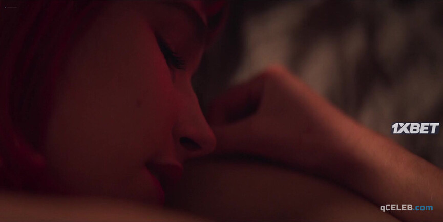 1. Karolina Kowalska nude, Wiktoria Kruszczynska nude – Belfer s03 (2023)