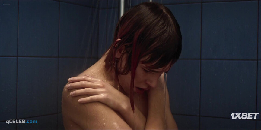 19. Karolina Kowalska nude, Wiktoria Kruszczynska nude – Belfer s03 (2023)