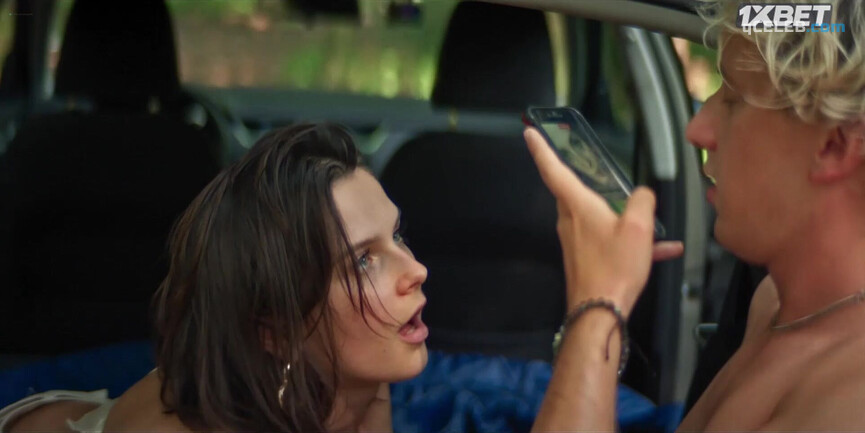 8. Karolina Kowalska nude, Wiktoria Kruszczynska nude – Belfer s03 (2023)