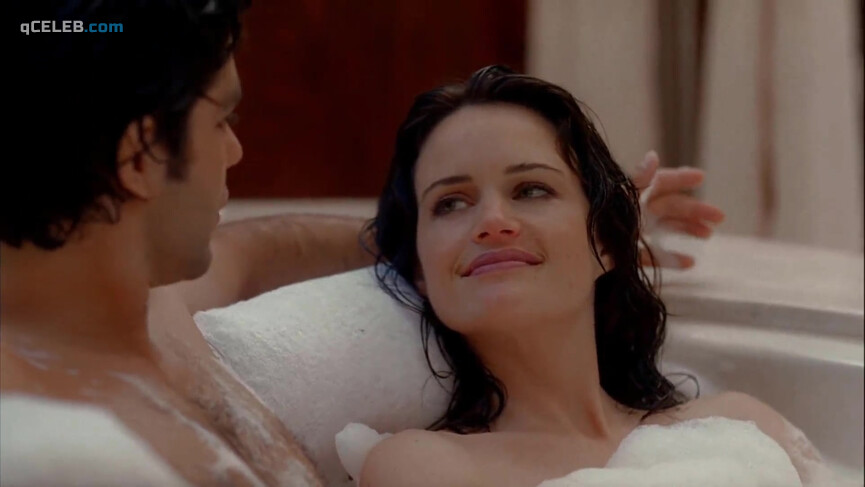 4. Carla Gugino sexy, Leslie Bibb sexy, Perrey Reeves sexy – Entourage s03e16 (2007)