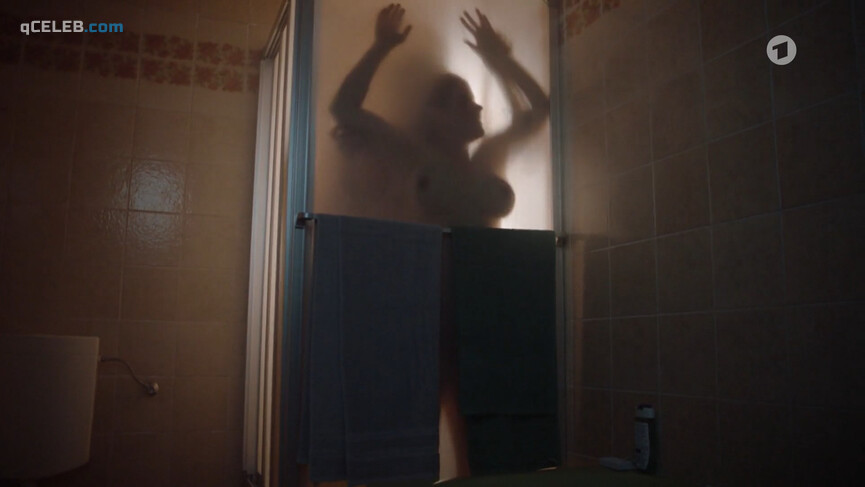 1. Katharina Wackernagel nude – Murder with a View s04e06 (2022)