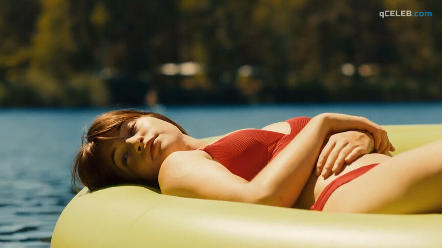 5. Lisa-Marie Koroll sexy – Wir sind jetzt s02e03 (2020)