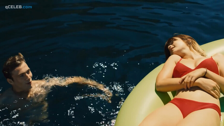 8. Lisa-Marie Koroll sexy – Wir sind jetzt s02e03 (2020)