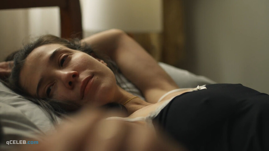 3. Marjorie Estiano nude – Sob Pressao 05e04-06 (2022)