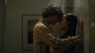 Kaitlyn Dever sexy – Beautiful Boy (2018)