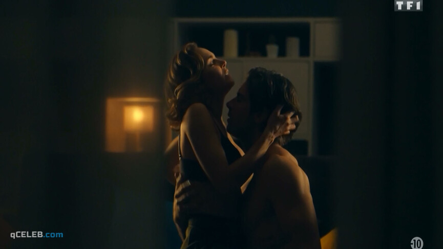 1. Claire Keim sexy – Infidele s02 (2020)