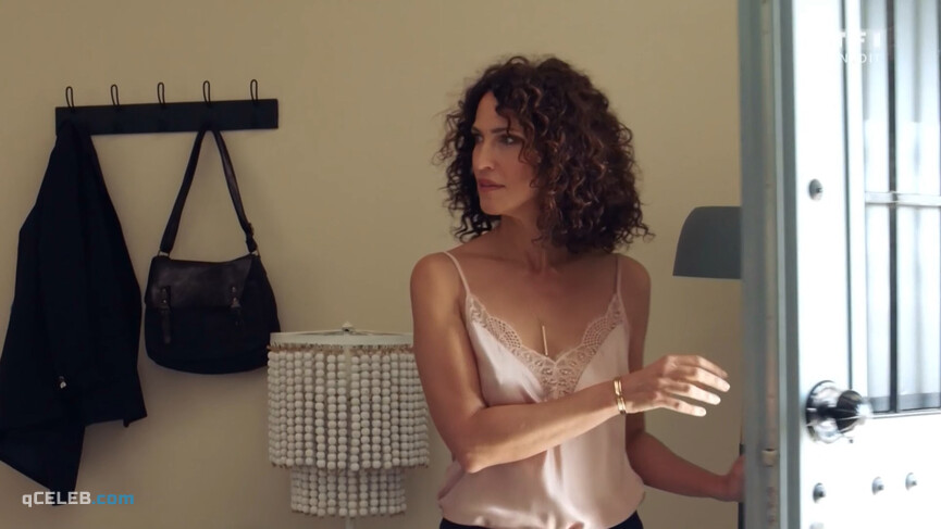 11. Linda Hardy sexy – Demain Nous Appartient s01 (2017)