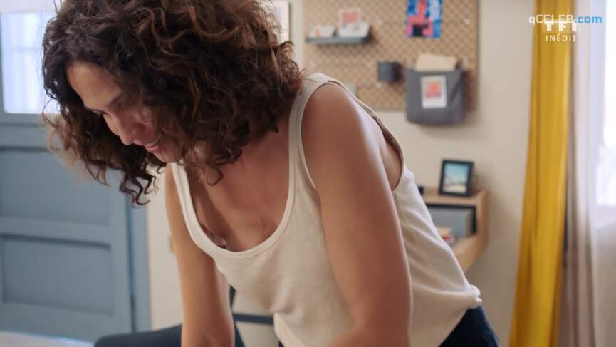 35. Linda Hardy sexy – Demain Nous Appartient s01 (2017)