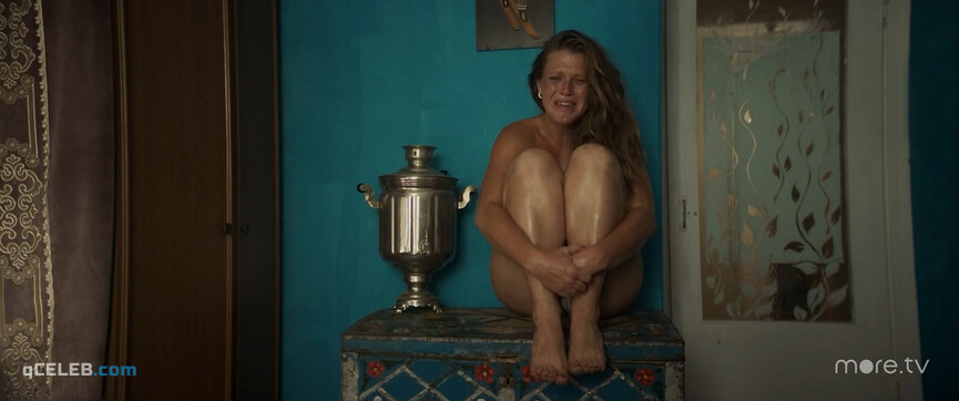 2. Varvara Shmykova sexy, Irina Nosova sexy – Chiki s01e06 (2020)