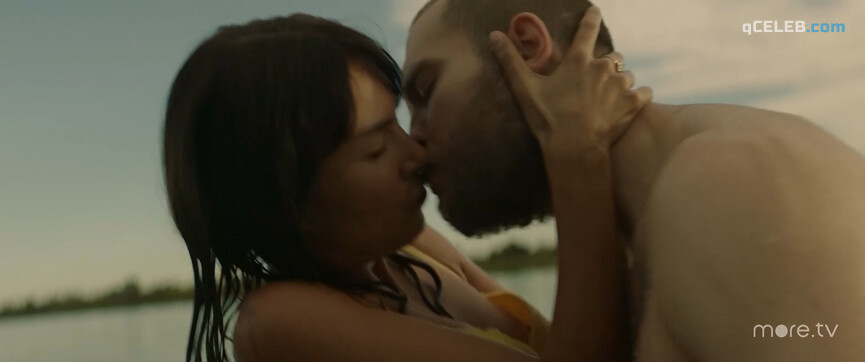 6. Varvara Shmykova sexy, Irina Nosova sexy – Chiki s01e06 (2020)