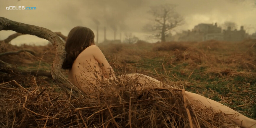 2. Emma Paetz sexy – Pennyworth s01e06 (2019)