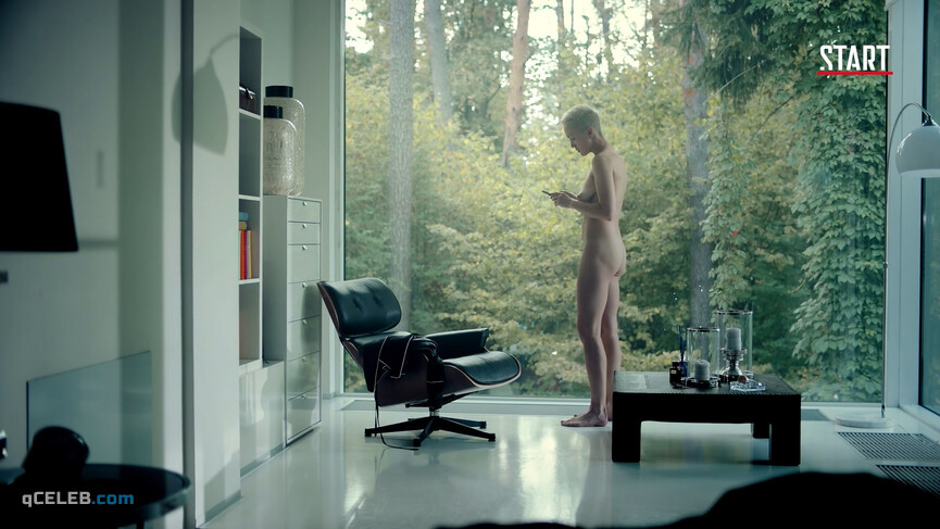 4. Darya Moroz nude, Sabina Akhmedova nude – Gold Diggers s02e02 (2020)