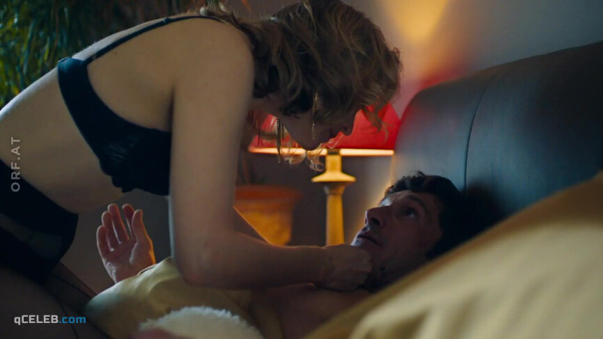 11. Valery Tscheplanowa nude – Vorstadtweiber s05e09 (2021)