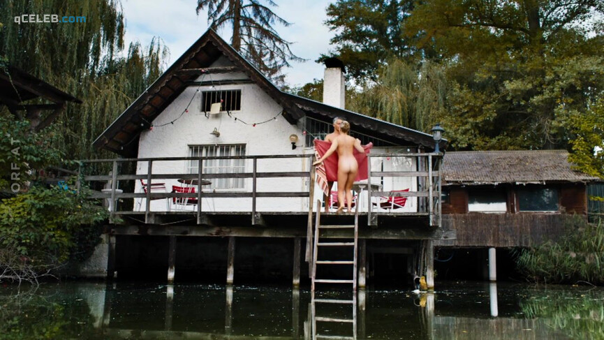 3. Nina Proll nude – Vorstadtweiber s05e10 (2021)