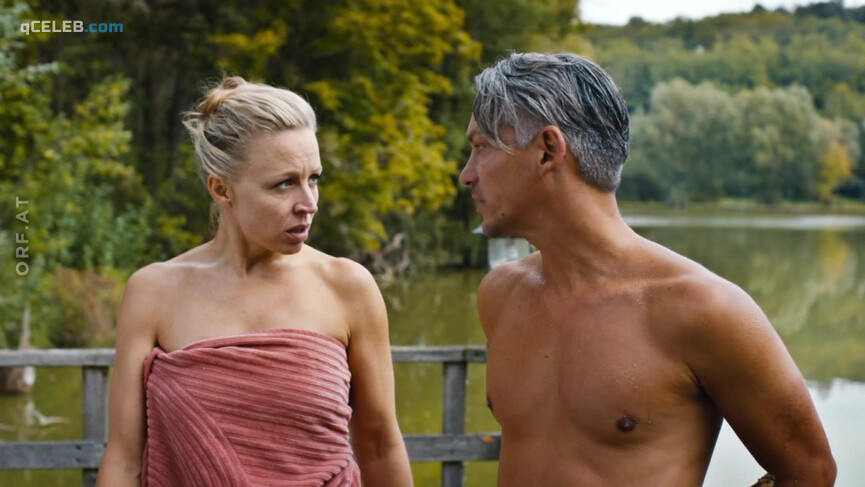 7. Nina Proll nude – Vorstadtweiber s05e10 (2021)