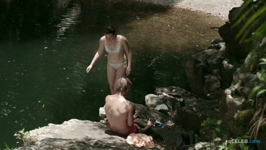 2. Airlie Dodds nude – Skin (2015)