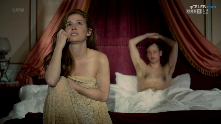 1. Josefine Preub sexy – Das Sacher. In bester Gesellschaft s01e01 (2017)