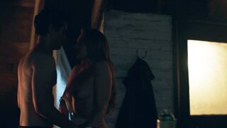 Elisabeth Moss nude – The Handmaid's Tale s01e05 (2017)