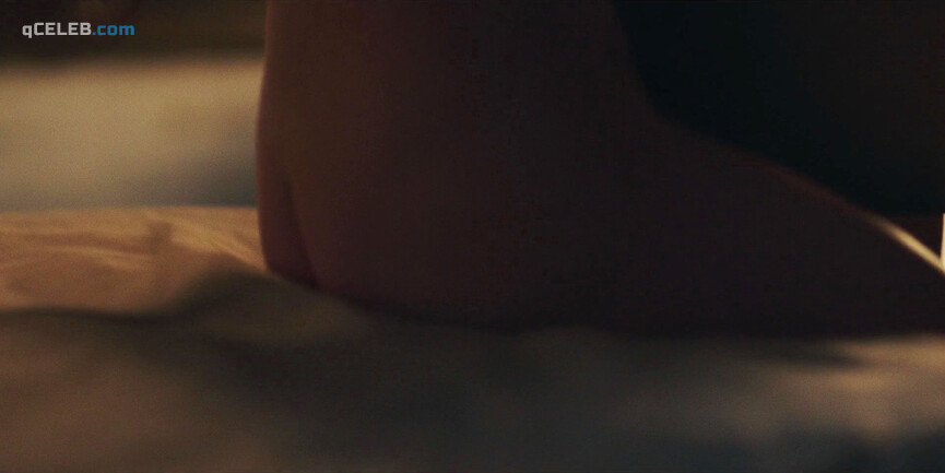 2. Elisabeth Moss nude – The Handmaid's Tale s01e05 (2017)