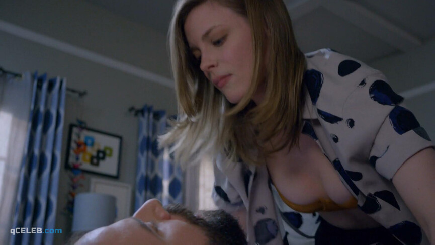 1. Gillian Jacobs sexy – Love s01e01-07 (2016)