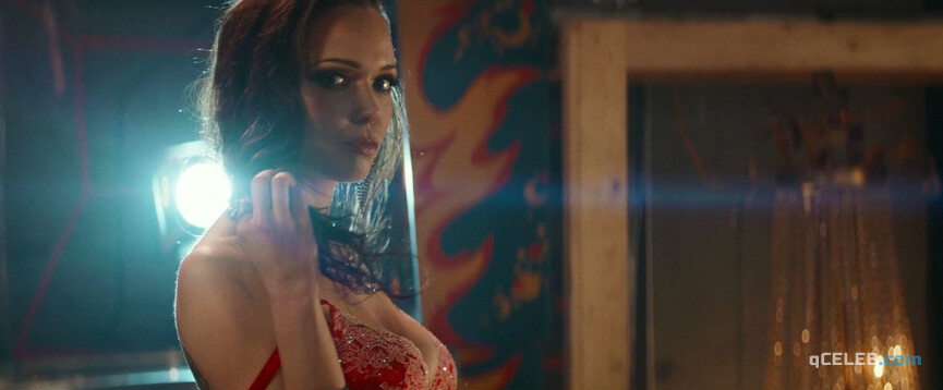 3. Eltie Pearce sexy – The Assignment (2016)