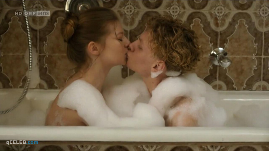 1. Zoe Straub nude – Vorstadtweiber s02e01 (2016)